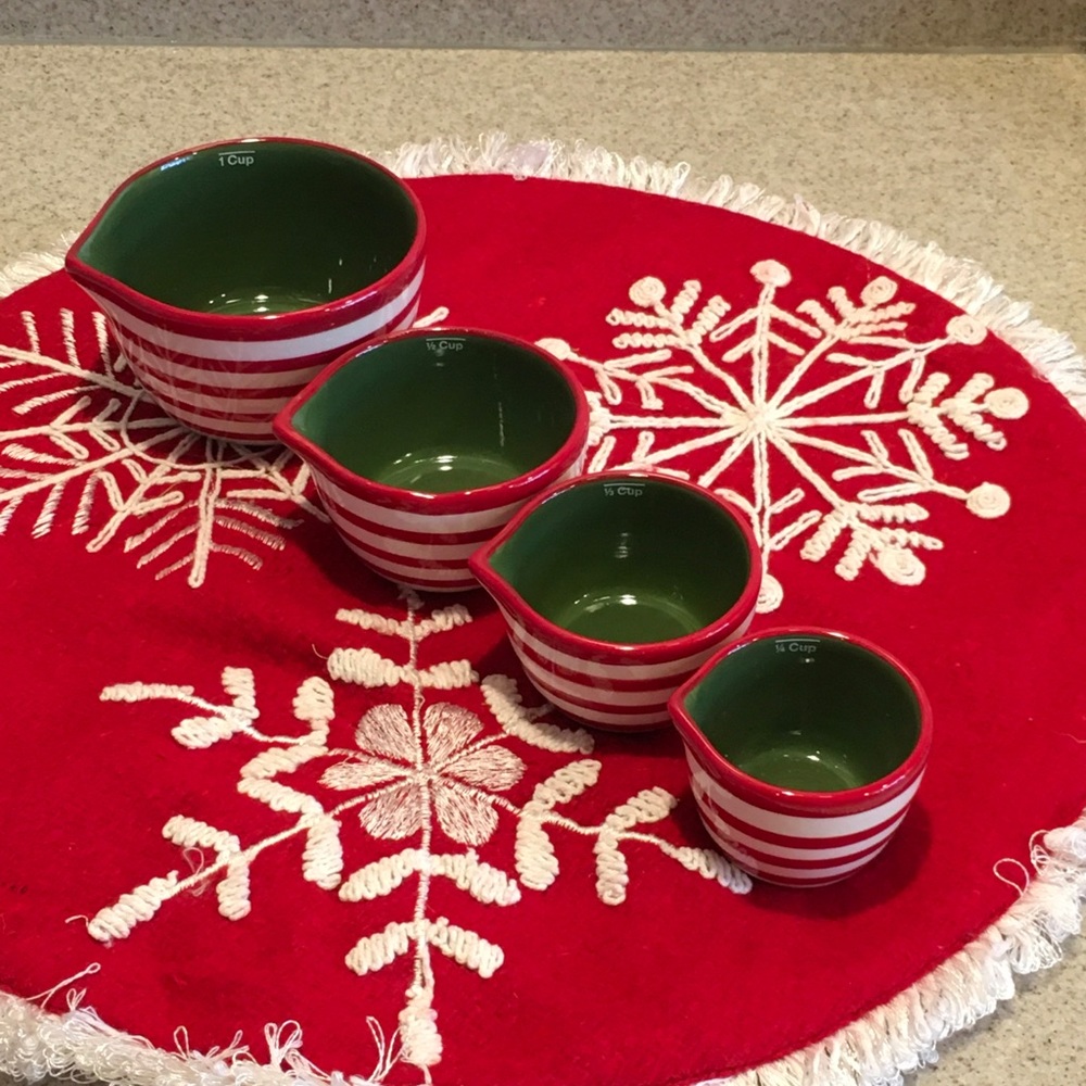 Holiday Measuring Cups and Spoons from Crate&Barrel